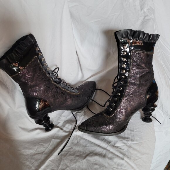 Fluevog Powerhouse Alexandria Lace-Up Boots with a Leather Ruffle Size 9 - Picture 5 of 12